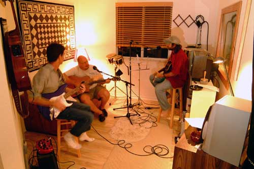 rec_studio2.jpg (81901 bytes)